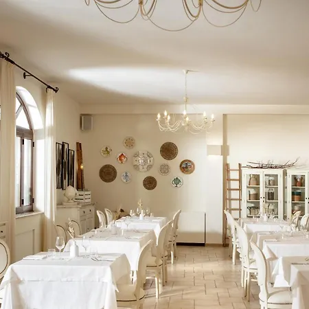 Borgo Mulino A Vento - 4* 우기아노 라 치에사