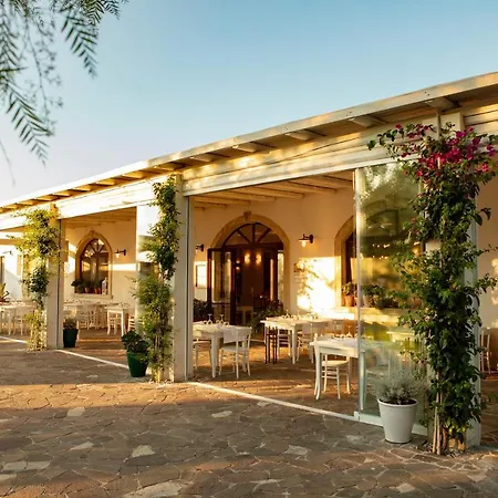 Borgo Mulino A Vento - 4* 우기아노 라 치에사